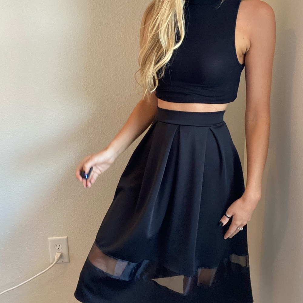 Black skirt - Picture 5 of 8